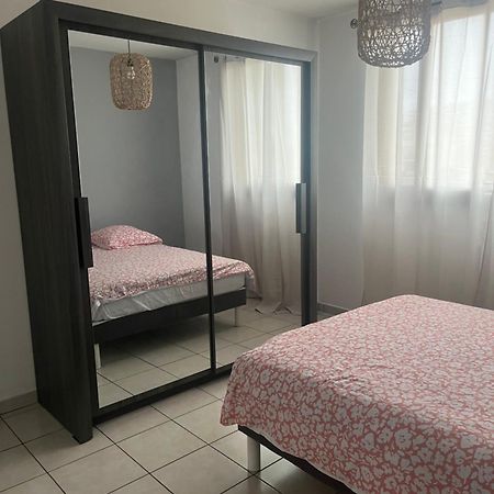 Appart T3 Proche Metro -Draps Et Serviettes Inclus マルセイユ エクステリア 写真