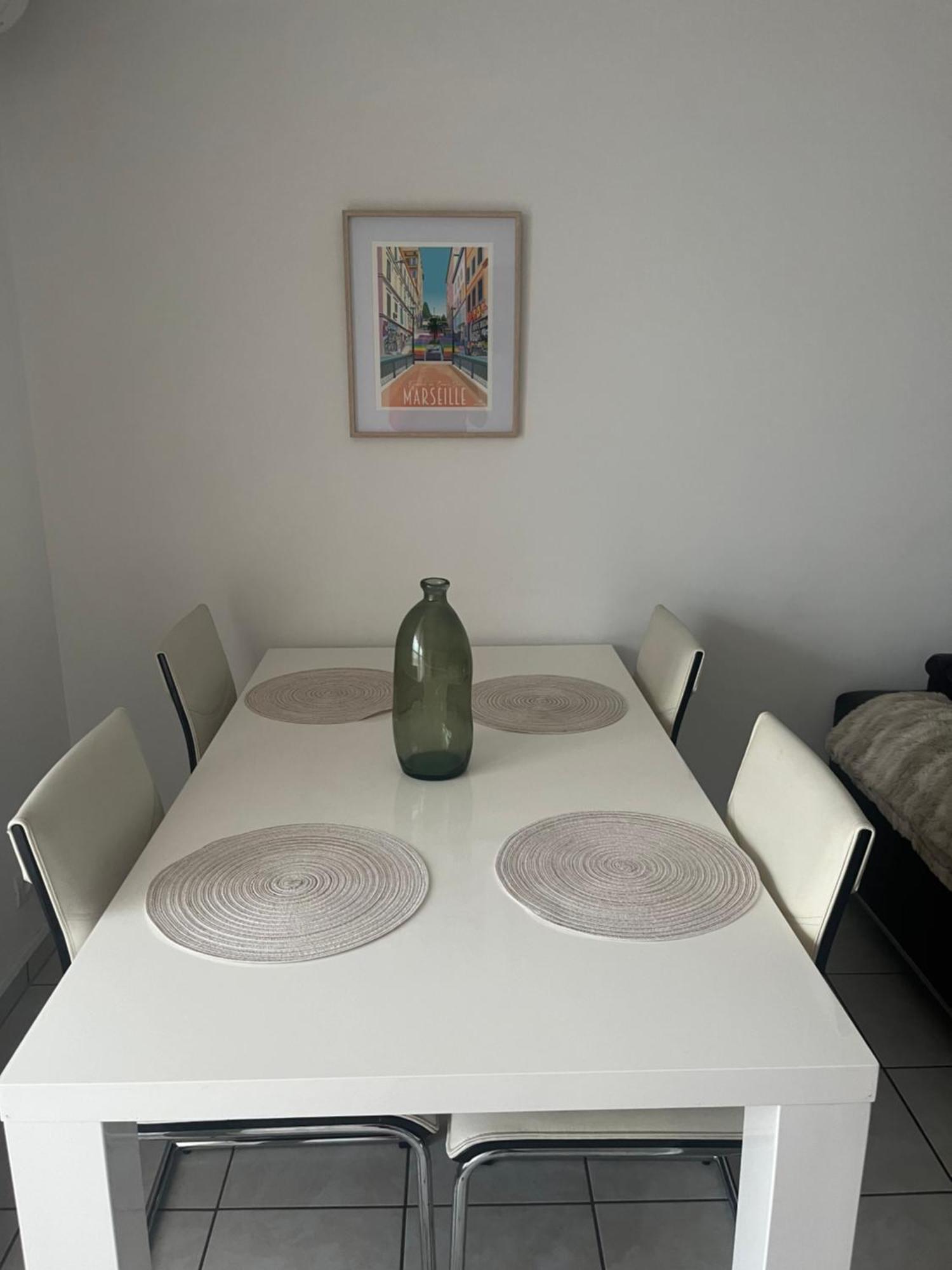 Appart T3 Proche Metro -Draps Et Serviettes Inclus マルセイユ エクステリア 写真